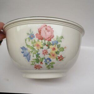 Homer Laughlin KITCHEN KRAFT PETIT POINT 10 3/8 Inch Mixing Bowl Made In U.S.A.